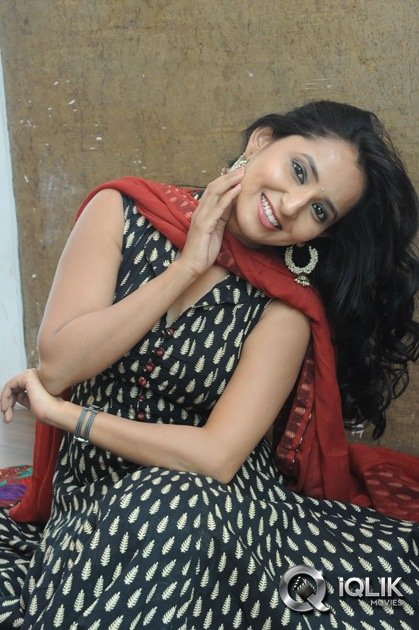 Ishika-Singh-at-Hrudaya-Kaleyam-Movie-Success-Meet
